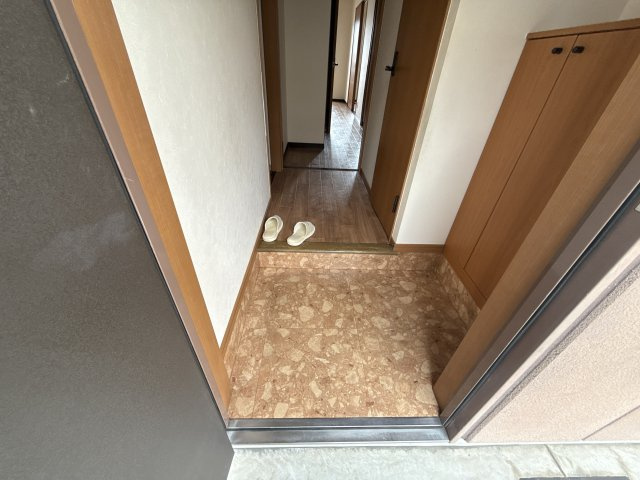 ＩＮＧＬＥ　ＳＩＤＥの玄関