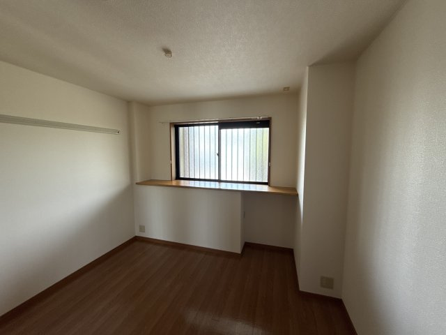 エスポワール青山の洋室