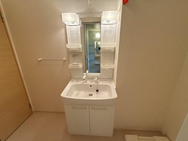 エレガントリヴの洗面所