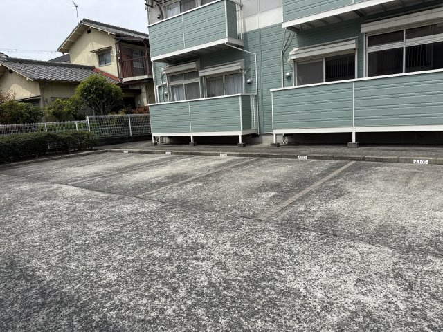 エスポワール御立Ａの駐車場