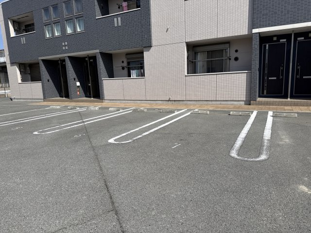 フェリーチェⅡの駐車場