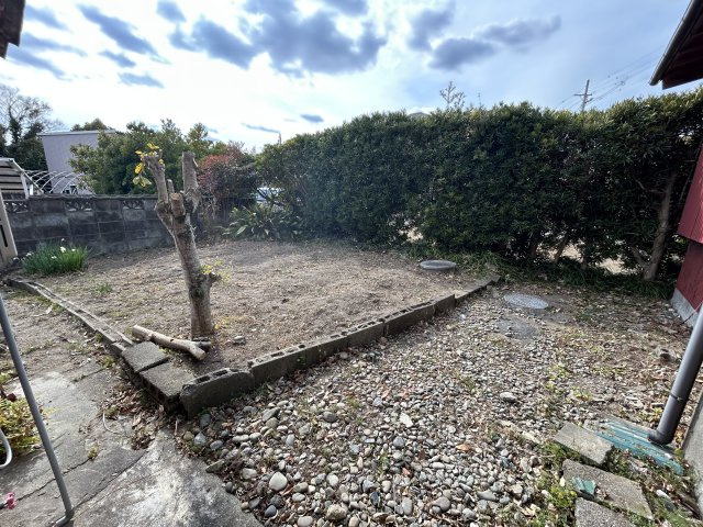 中林町原中古戸建の庭