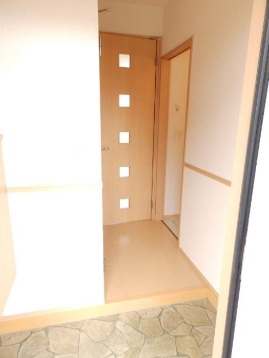 エミネンス上野中の玄関