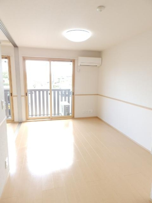 エミネンス上野中の居間・リビング