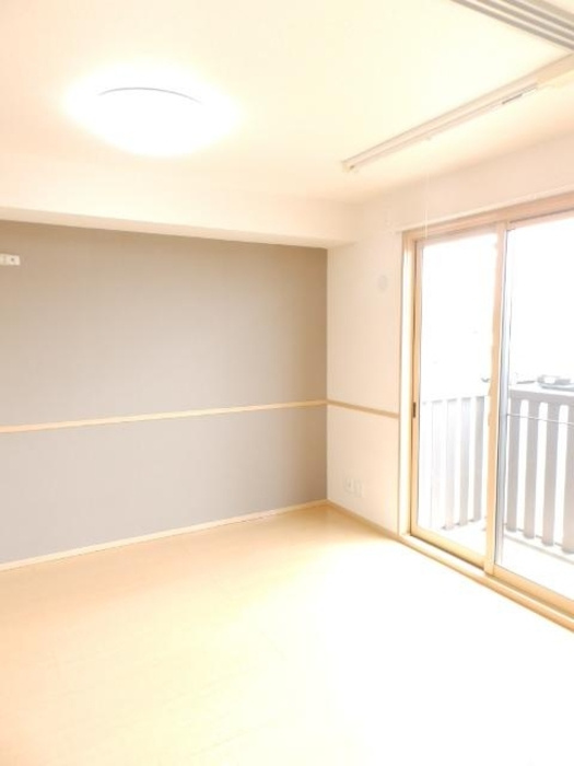 エミネンス上野中の居間・リビング