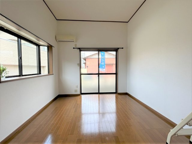 ピアッツァ恩名の居間・リビング|他室参考写真