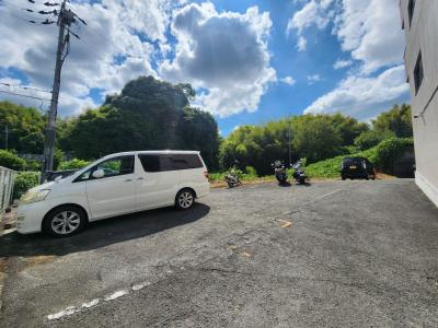 ヴィーヴル藤の森の駐車場