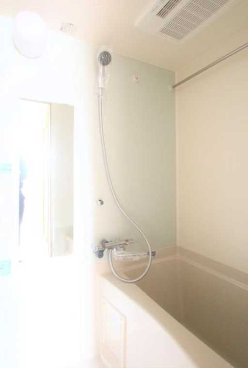 ジェンティーレ三軒茶屋　ネット無料　築浅　オートロックの浴室