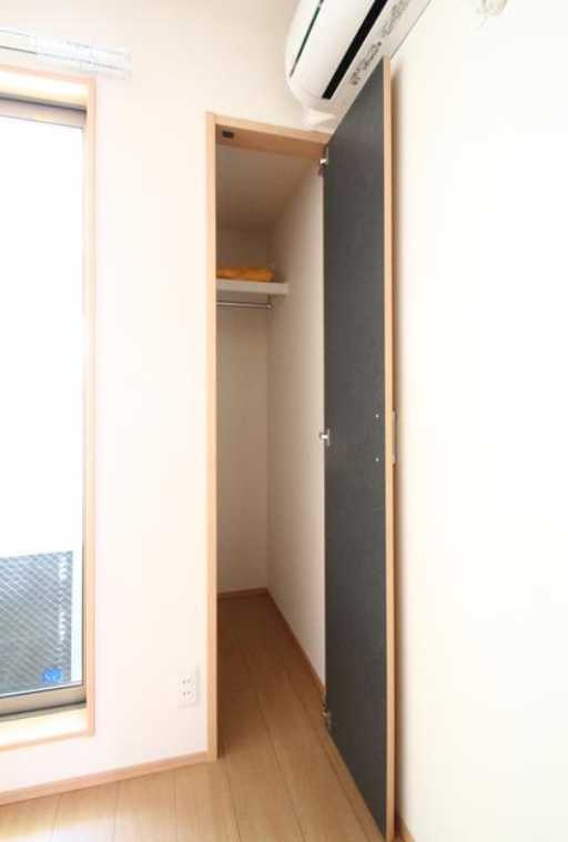 ジェンティーレ三軒茶屋　ネット無料　築浅　オートロックの収納