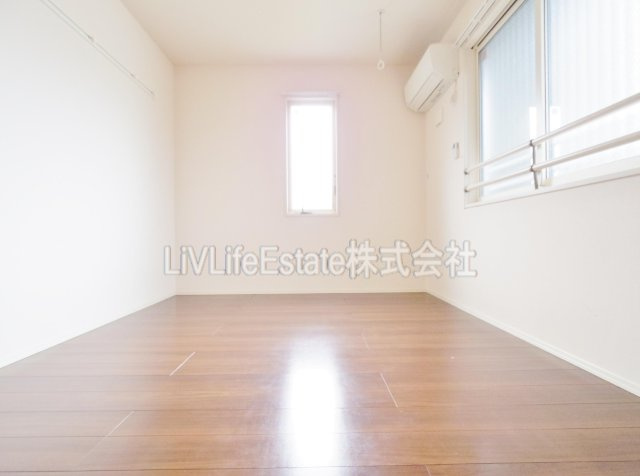 Fontaine桜の洋室