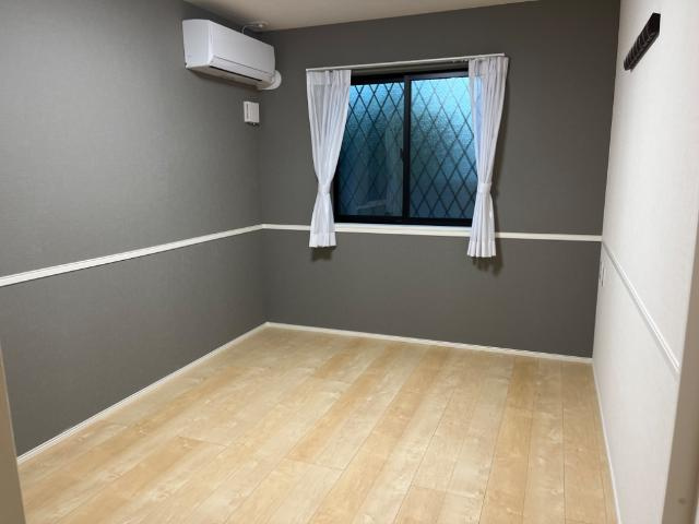 グローリー豊山の居間・リビング|洋室