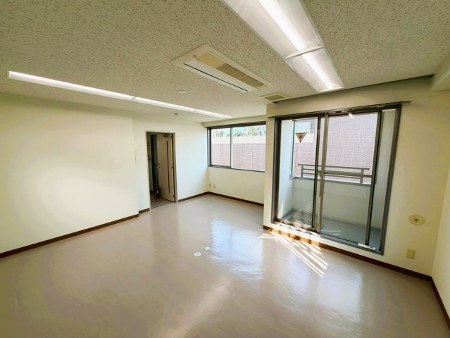 310表参道ビルの内装