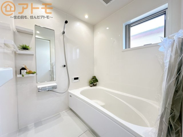 【浴室】 | 駿河区中田1丁目　戸建　A号棟 | 浴室乾燥などの機能も充実♪ユニットバスはお掃除もしやすく家事の手間も軽減！窓は湿気をこもらせません！