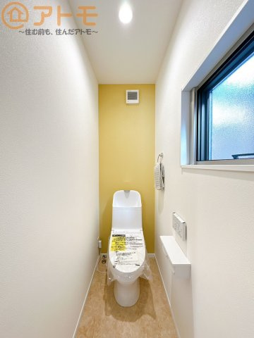 【トイレ】 | 駿河区中田1丁目　戸建　A号棟 | 年代を問わず使いやすい洗浄機能付きのトイレ♪肌への負担をも減らせるのでお子様の敏感なお肌も安心！