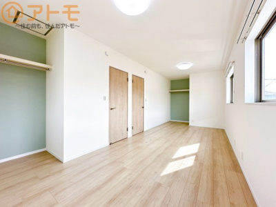 【寝室】 | 駿河区中田1丁目　戸建　A号棟 | 毎日すごす部屋の広さや陽当りも気になるポイントですね！現地で体感してみてください♪