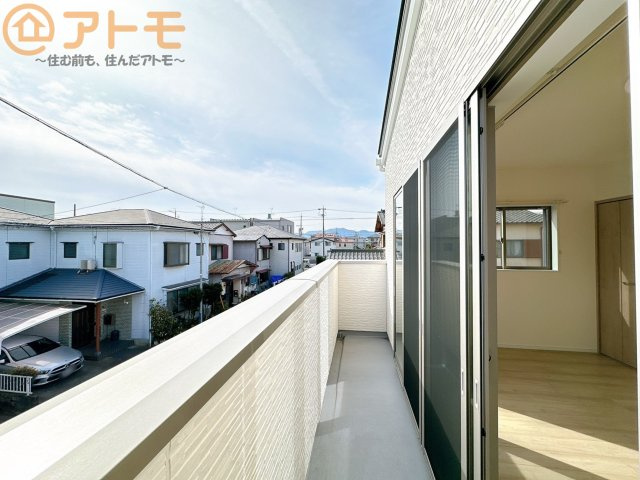 【バルコニー】 | 駿河区中田1丁目　戸建　A号棟 | 陽当りの良いバルコニーはお洗濯物はもちろんお布団もふかふかになります♪