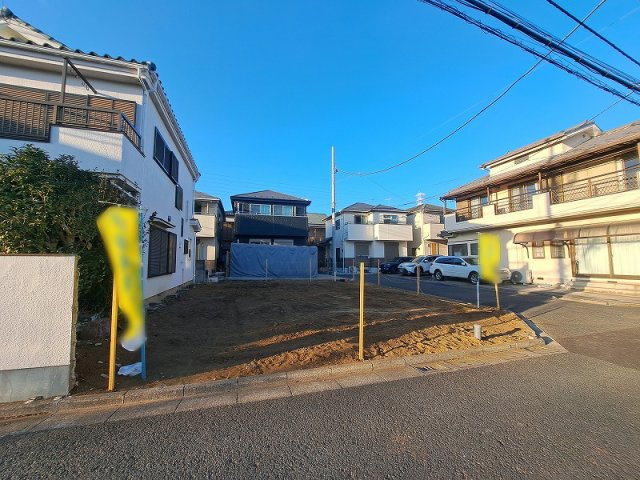 【外観】 | 練馬区西大泉5丁目　建築条件無売地　全1区画　(保谷店) | （2026年1月）撮影／日中も日当たりがよい東南角地