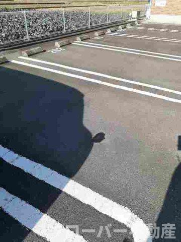 ハッピーセブンの駐車場