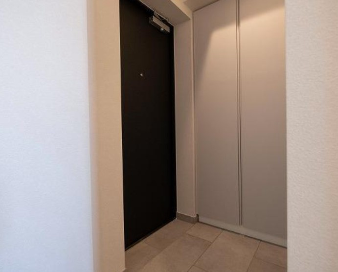 Lighthouse西新宿の玄関