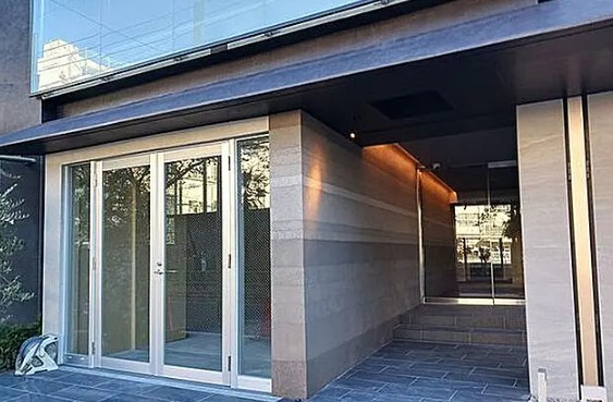 Lighthouse西新宿のエントランス