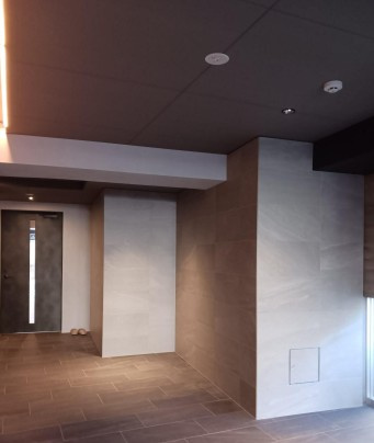 Lighthouse西新宿のロビー