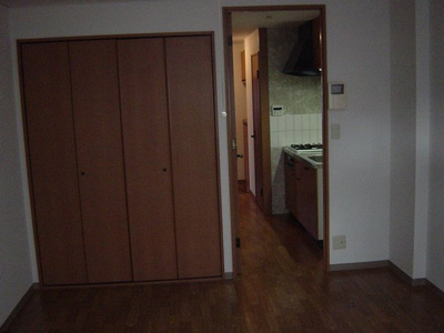 【居間・リビング】 | ラフィーヌ上野田Ⅱ | 洋室