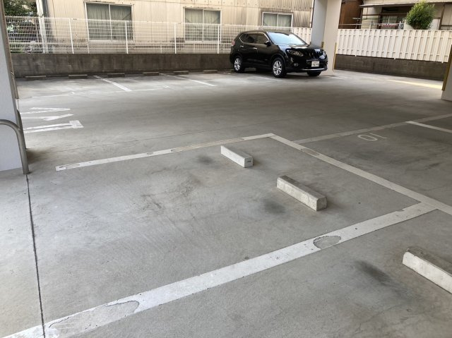 名古屋市南区南野２丁目の賃貸マンションの駐車場