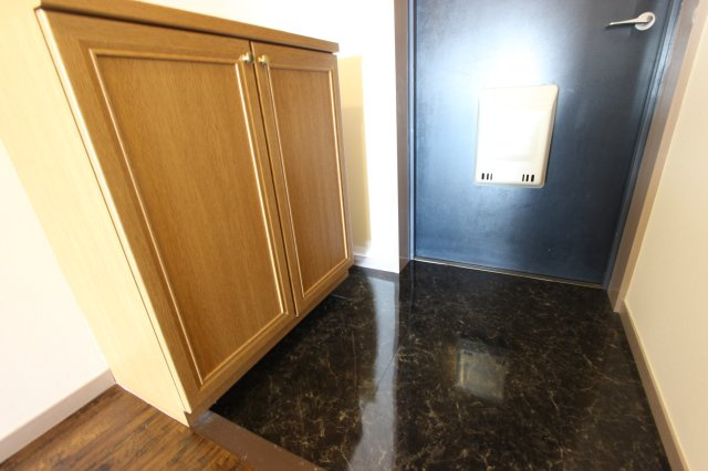 メゾン・ラ・ディアスの玄関