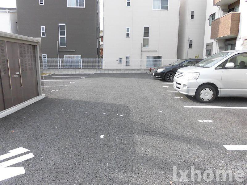 アルテール摂津の駐車場|駐車場に車を止められます