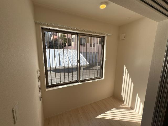 アルバ西岡本の内装|サンルーム