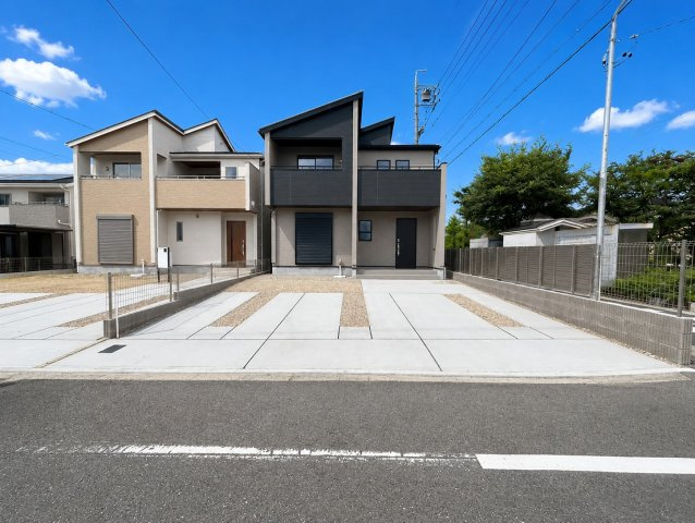 ブルーミングガーデン　一宮市小信中島　全2区画分譲の駐車場|■駐車場　■ヤマダ不動産　株式会社リライフ　
■夢のマイホーム購入をフルサポートします！