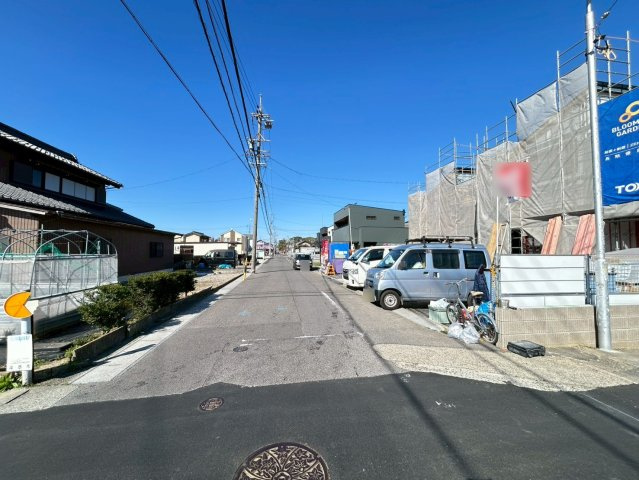 ブルーミングガーデン　一宮市小信中島　全2区画分譲の前面道路含む現地写真|「現地（2026年1月30日）撮影」　
■前面道路　
■ヤマダ不動産　株式会社リライフ