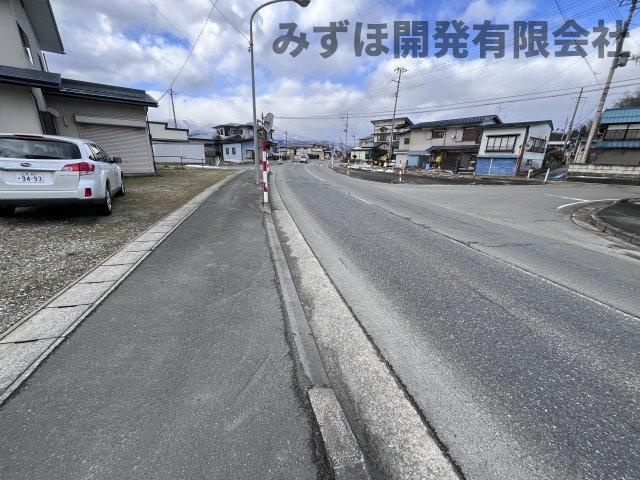 村山市大字河島甲831の前面道路含む現地写真