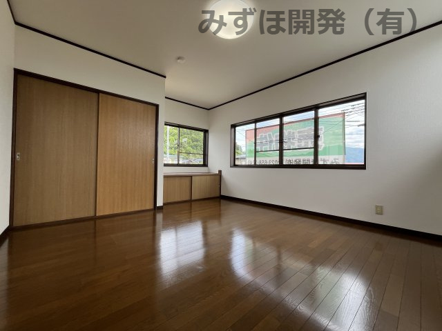 村山市大字河島甲831の洋室|5/12撮影　2階8.5帖洋室

