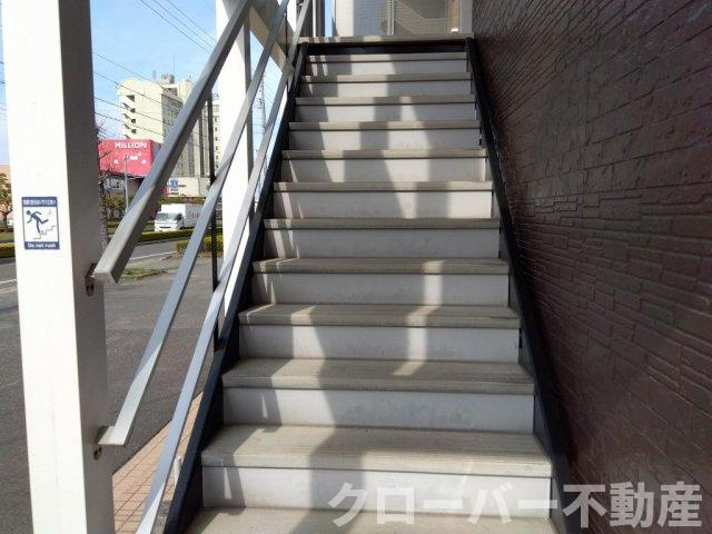 レオパレスボア　ソルテのエントランス