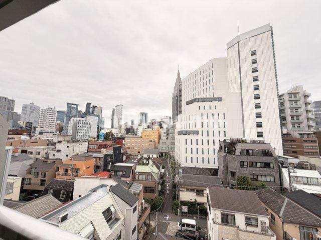 フルハウス代々木の玄関