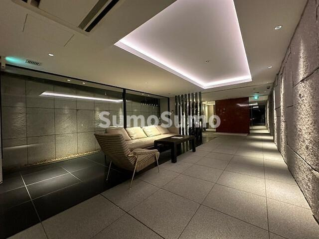プラウド恵比寿南のエントランス|建物の内部です