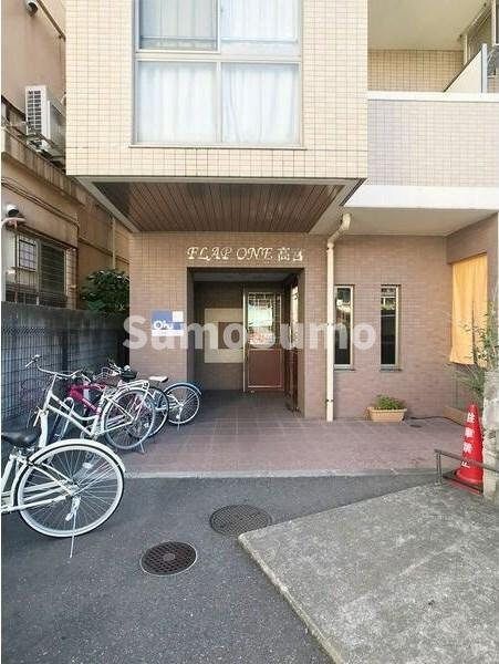 フラップワン高宮のエントランス