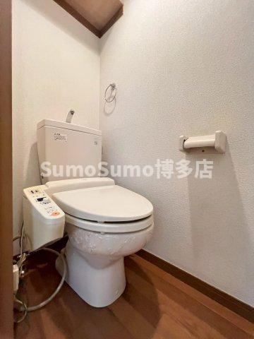 プランドール天神のトイレ|落ち着いた色調のトイレです