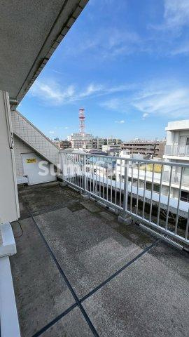 プラウドフラット学芸大学のその他共用部分|広々としたバルコニーです