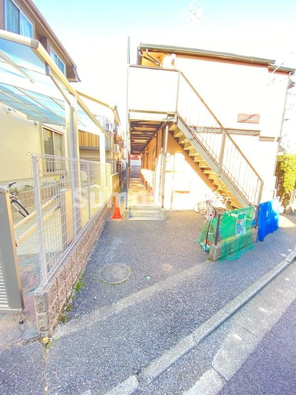 フラットエイトのエントランス|落ち着いたエントランスです