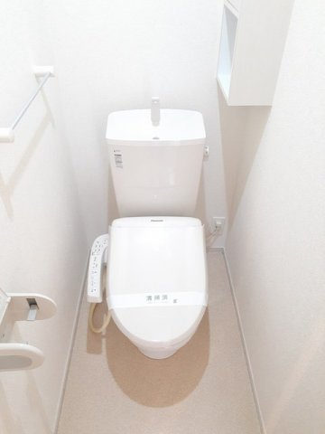 アルバマーレ　Ａのトイレ|当社、チルホームのHPもご覧ください(^^)/物件情報多数♪