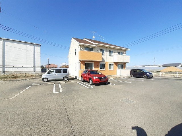 アルバマーレ　Ａの駐車場|当社、チルホームのHPもご覧ください(^^)/物件情報多数♪