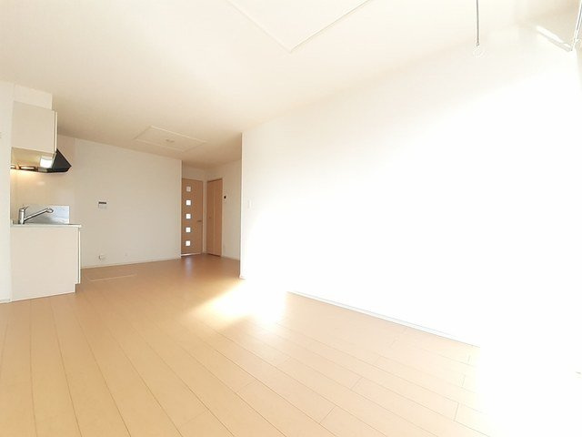 アルバマーレ　Ａの居間・リビング|当社、チルホームのHPもご覧ください(^^)/物件情報多数♪