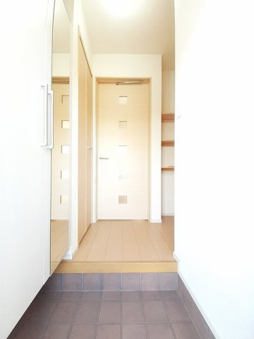 アルバマーレ　Ａの玄関|当社、チルホームのHPもご覧ください(^^)/物件情報多数♪