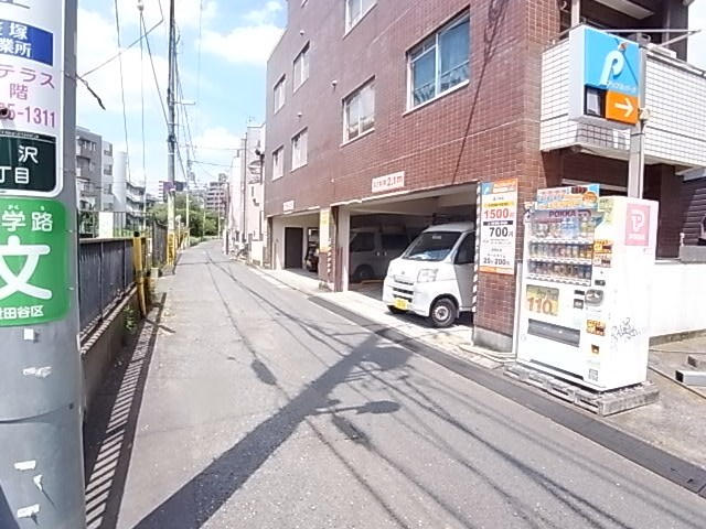 プレアデスの駐車場
