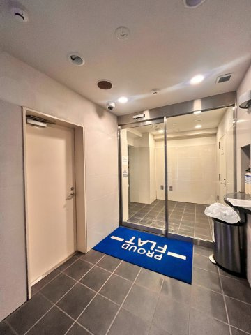 プラウドフラット三軒茶屋のエントランス