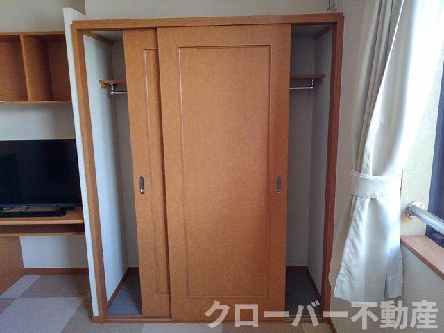 レオパレスソレアード国分寺の収納