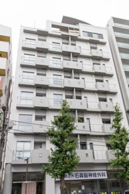 ホワイトフロントの外観