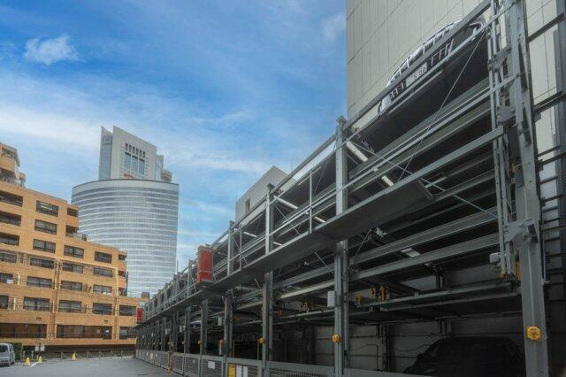 フロンティア新宿タワーの駐車場| 